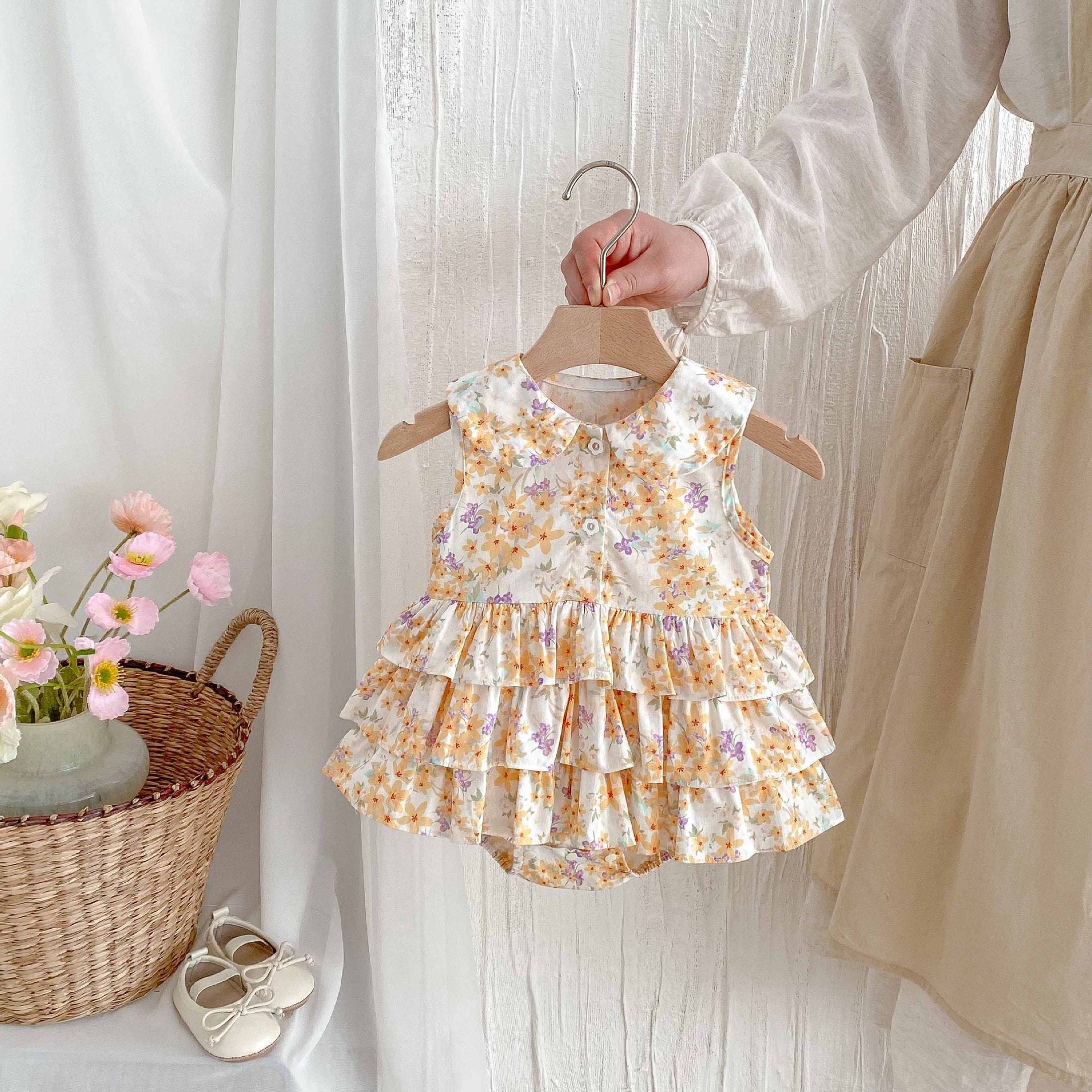Summer Arrival Baby Girls Cute Sleeveless Flowers Pattern Ruffle Onesies